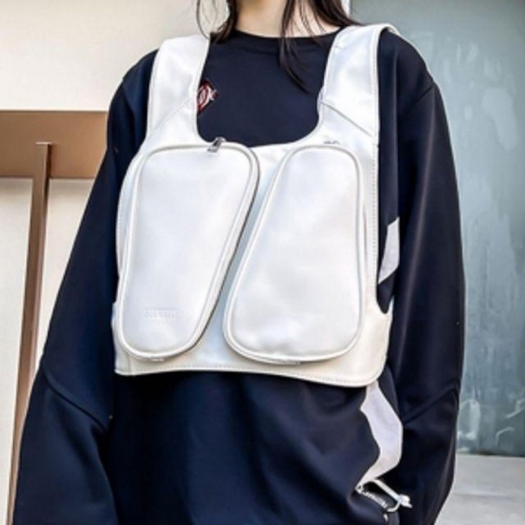 กระเป๋าคาดอกสปอร์ตสำหรับเดินทาง (สีขาว) ทรงเสื้อกั๊ก กระเป๋าสปอร์ต คาดอก