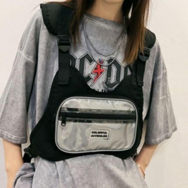 กระเป๋าคาดอกสไตล์สปอร์ตลำลอง (สีดำ) สไตล์เทคแวร์ ทรงเสื้อกั๊ก กระเป๋าสปอร์ต คาดอกสำหรับขี่มอเตอร์ไซค์