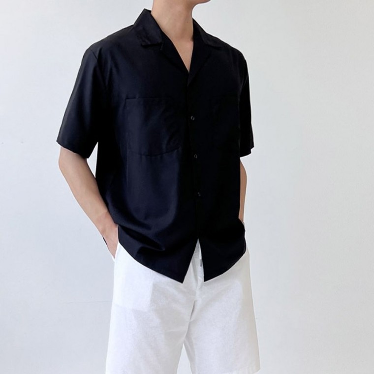 เสื้อเชิ้ตแขนสั้นผู้ชายสีพื้นทรงโอเวอร์ไซส์สำหรับฤดูร้อน