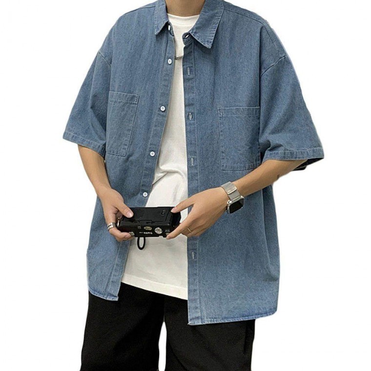 เสื้อเชิ้ตยีนส์เดนิมแขนสั้นผู้ชายทรงโอเวอร์ไซส์ สำหรับใส่ทุกวันในฤดูร้อน