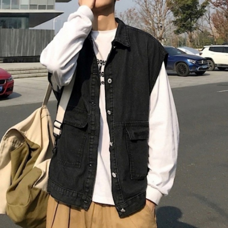 เสื้อกั๊กยีนส์เดนิมสำหรับผู้ชาย แต่งกระเป๋าใหญ่ เดลี่ลุค แฟชั่นโคดี สไตล์โคดี