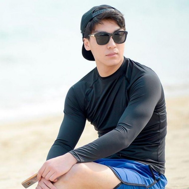 ชุดออกกำลังกายผู้ชาย, ชุดแรชการ์ดสำหรับฤดูร้อน, เสื้อยืดสีพื้น