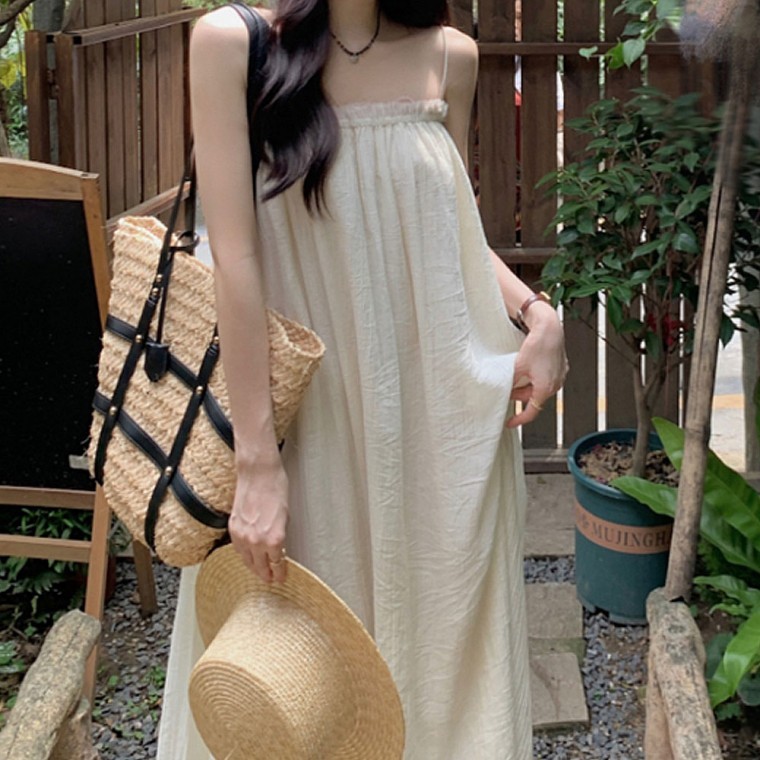 เดรสยาวสายเดี่ยวสำหรับผู้หญิง