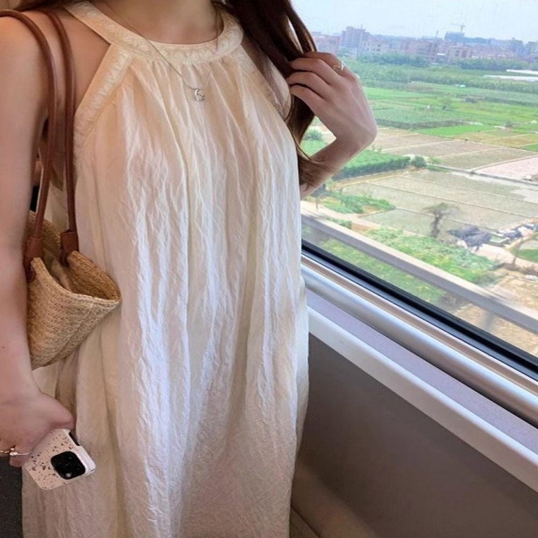 เดรสฤดูร้อนยาวแขนกุดคอถ่วงเย็นสบาย