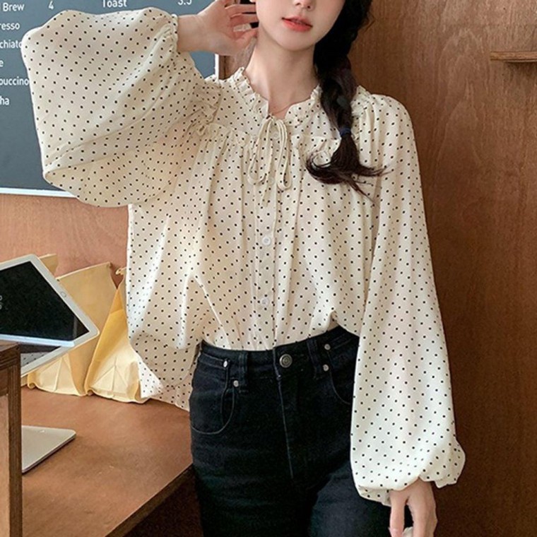 เสื้อเบลาส์ลายจุดแต่งระบายสำหรับผู้หญิง 1 ชิ้น สำหรับใส่ไปทำงานทุกวัน เสื้อเชิ้ตแขนยาว