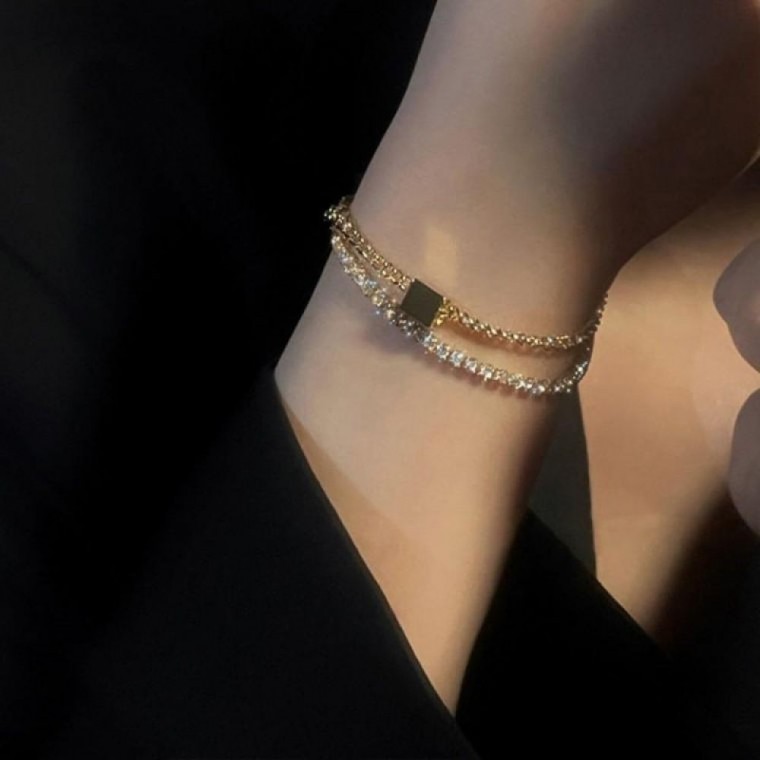 กำไลข้อมือจี้สี่เหลี่ยมคิวบิกแบบเลเยอร์