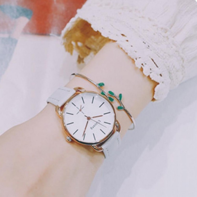 นาฬิกาข้อมือผู้หญิงสีเทา กำไลข้อมือเซ็ตเลเยอร์ สไตล์โมเดิร์นชิค