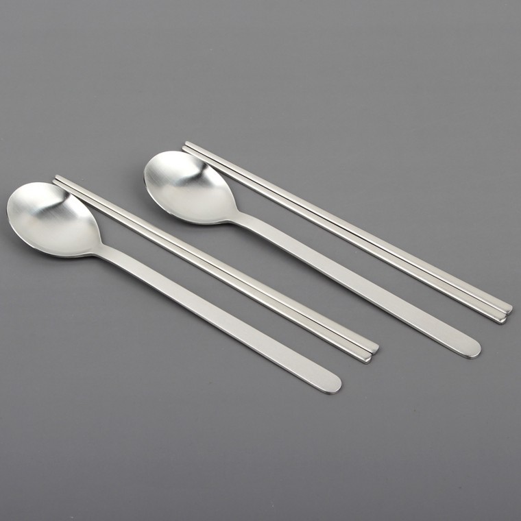 ชุดช้อนตะเกียบ Royal Satin 2 คู่ (สำหรับ 2 คน)