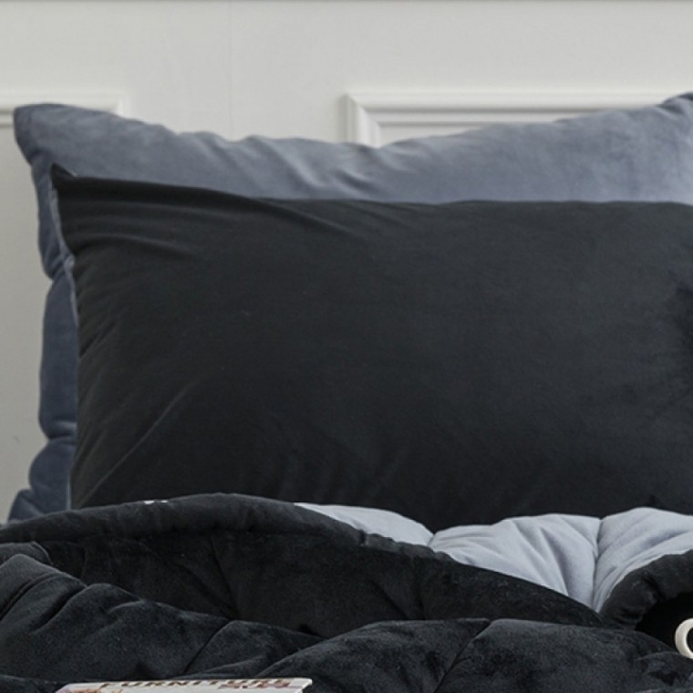 ปลอกหมอน Happy Pini Billy Reversible Microfiber 50x70 ซม. (สีดำ) (ไม่รวมไส้หมอน)