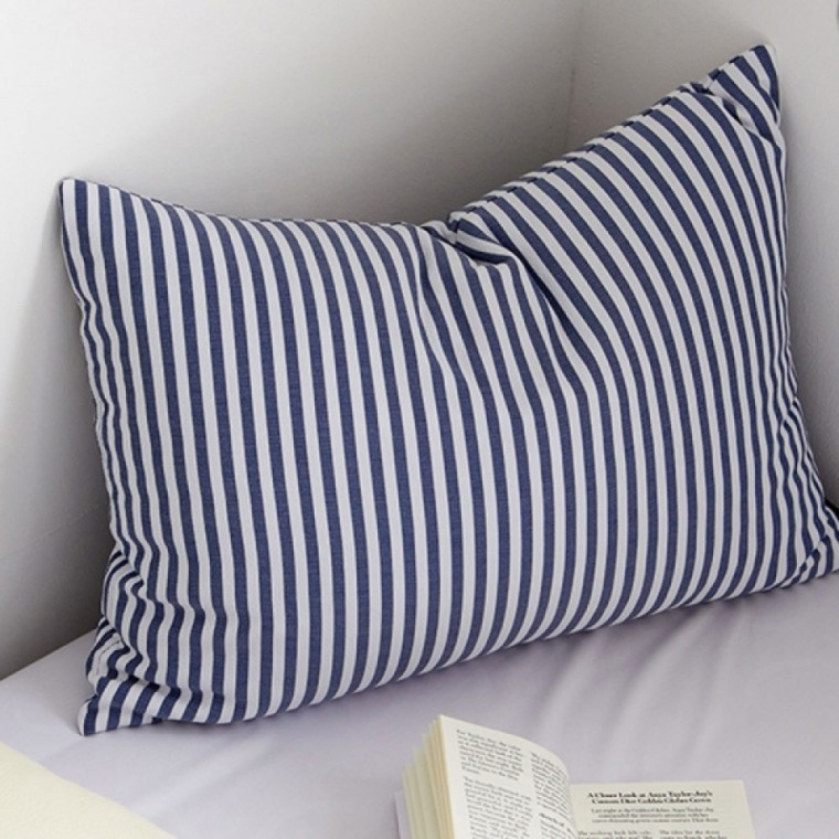 ปลอกหมอน Happy Pini Cana Stripe Yarn-Dyed Ripple Quilted 50x70 ซม. (สีเดนิม) (ไม่รวมไส้หมอน)