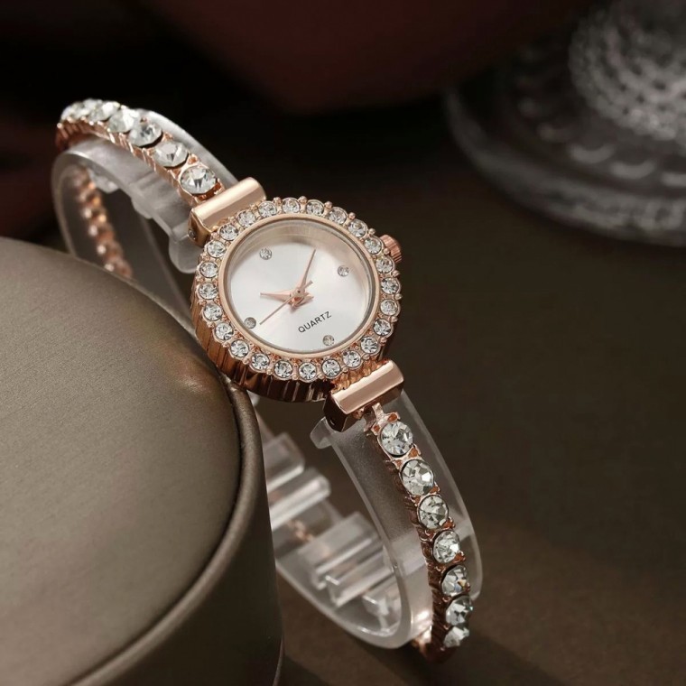 นาฬิกาข้อมือผู้หญิง Chloe Slide (สีขาว)