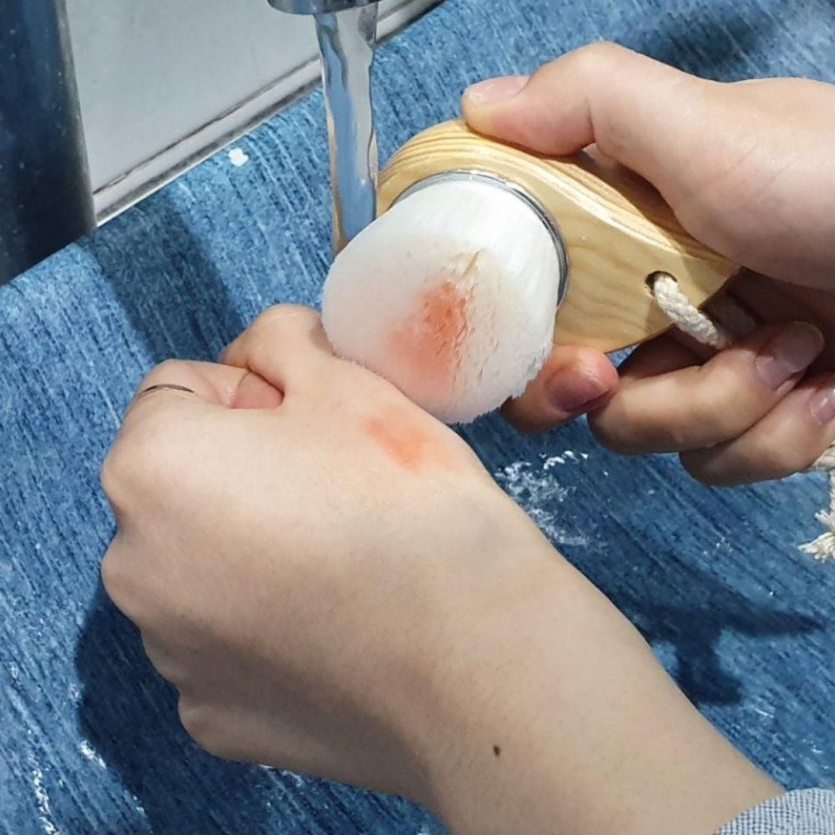 แปรงทำความสะอาดรูขุมขนขนละเอียดสำหรับล้างหน้าล้ำลึก