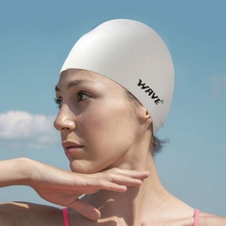 หมวกว่ายน้ำซิลิโคน Wave สำหรับสระว่ายน้ำในร่ม สีขาว