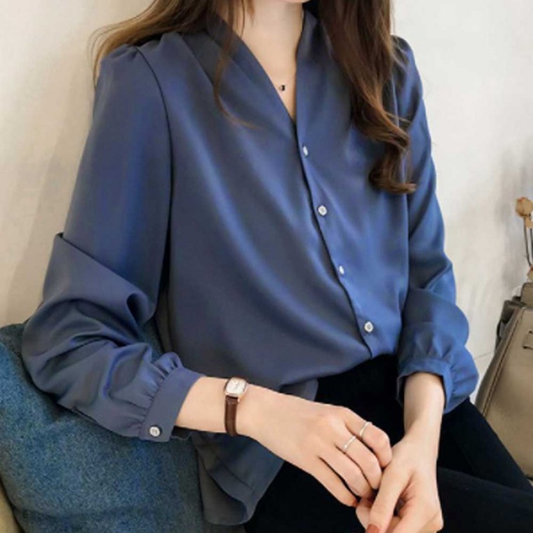 เสื้อเบลาส์คอวีสำหรับใส่ด้านใน