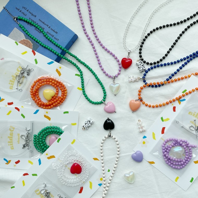 ชุดทำสร้อยคอ DIY ลูกปัดหัวใจ [ลูกปัดเยลลี่หมี อุปกรณ์ และจี้]