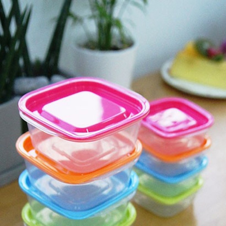 กล่องกับข้าว Momoko 4 ชิ้น ขนาดเล็กจากญี่ปุ่น จัดระเบียบตู้เย็นง่าย