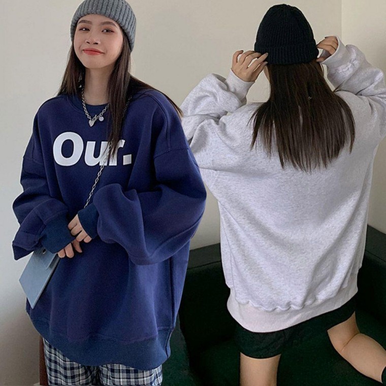 เสื้อยืดแขนยาวคอกลมพิมพ์ลายตัวอักษรสำหรับผู้หญิง