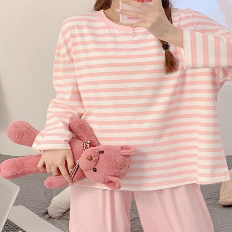 ชุดนอนผู้หญิง 3 สี ผ้าลายทางนุ่มแขนยาว