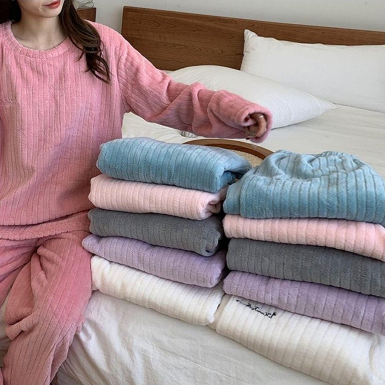 ชุดใส่นอนสำหรับผู้หญิง 6 สี ผ้าร่องไมโครไฟเบอร์แบบนุ่ม