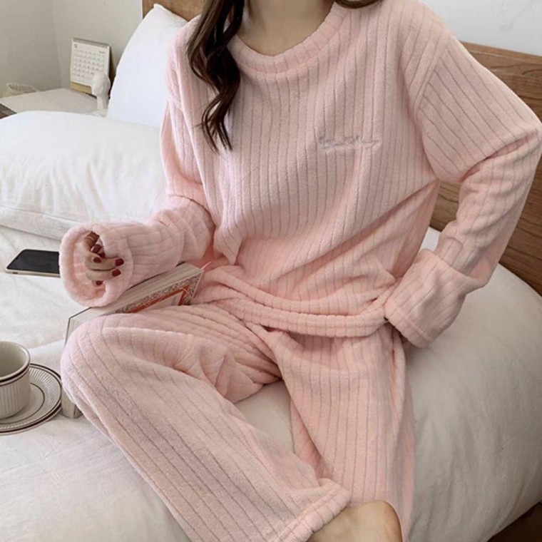 ชุดนอนผู้หญิงผ้าร่องแบบนุ่ม ชุดนอน ชุดใส่นอน