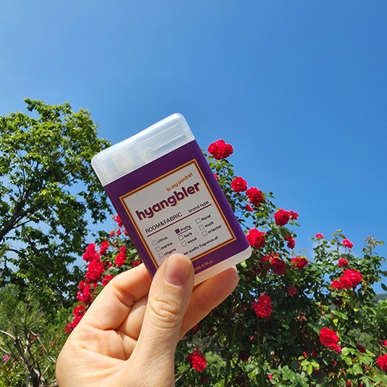 กลิ่นที่สร้างบรรยากาศของคุณ! น้ำหอมฉีดผ้ากลิ่นน่าหลงใหล 6 ชนิด