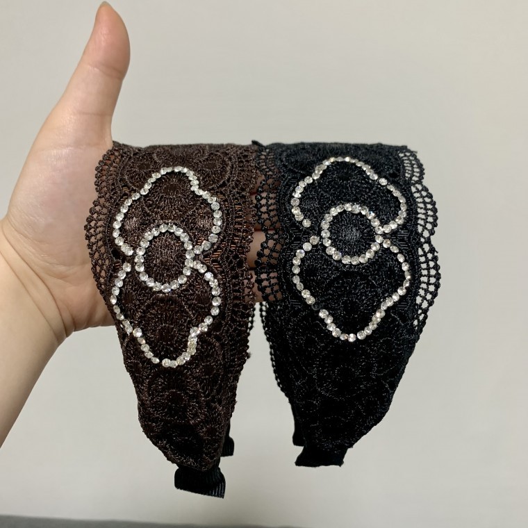 1+1 ที่คาดผมประดับลูกปัด/เพชรเทียม และลูกไม้ลายดอกไม้ ทรงกว้าง (เลือกได้ 1 จาก 4 แบบ)