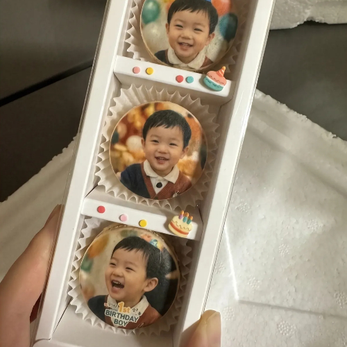 มาการองสกรีนรูปภาพ หนึ่งเดียวในโลก (เซ็ต 3 ชิ้น / 4 ชิ้น / 5 ชิ้น)